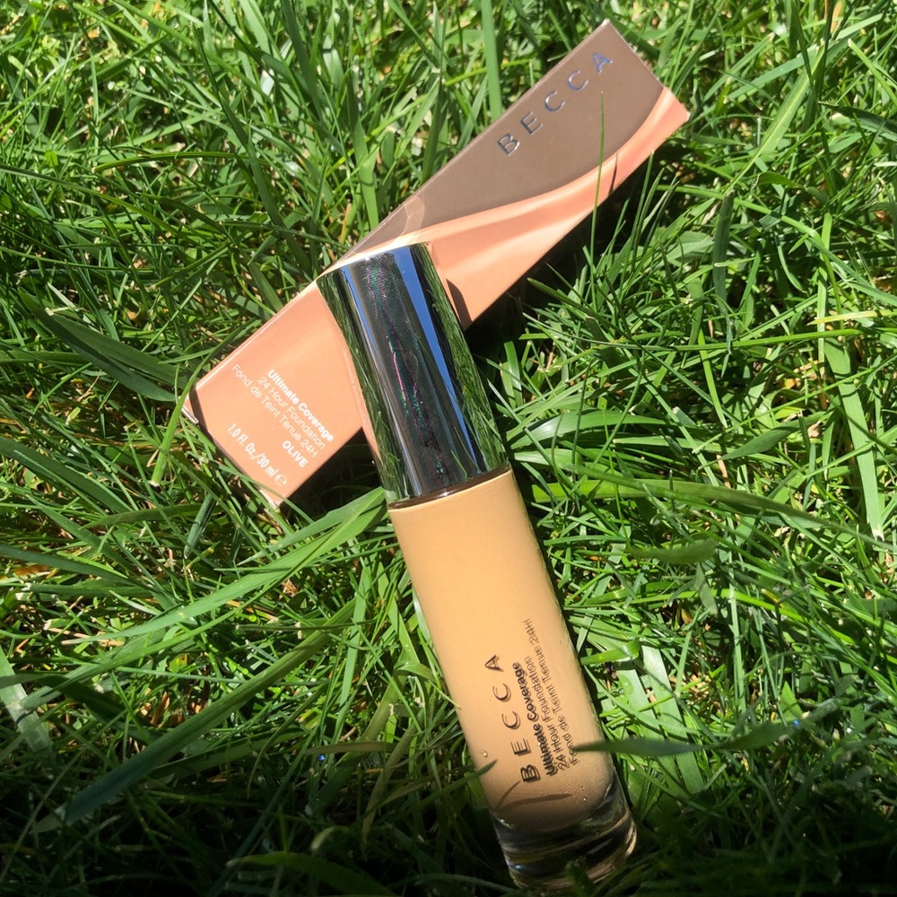 Becca Ultimate Coverage Foundation - Olive